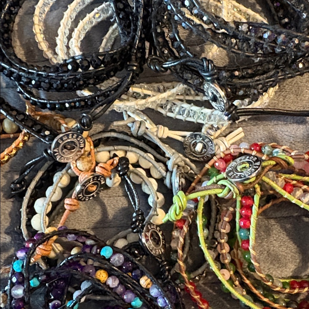 Lot of 7 Victoria Emerson bracelets - Picture 9 of 9